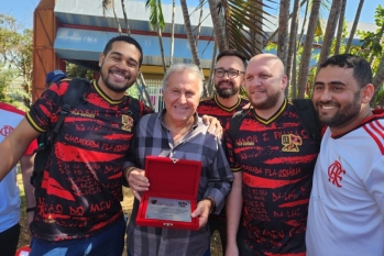 Placa de Homenagem