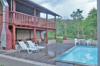 [BANGALÔ PEQUIZEIRO (CASA DE CAMPO)]