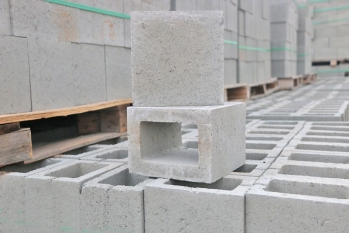 [Meio Bloco de Concreto  19 x 14 x 19]