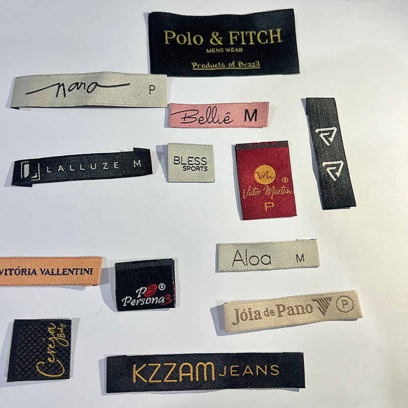 Etiquetas Bordadas