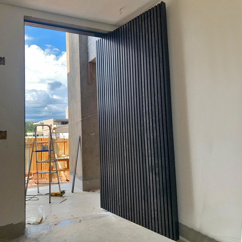 Porta Pivotante Modelo Ripado