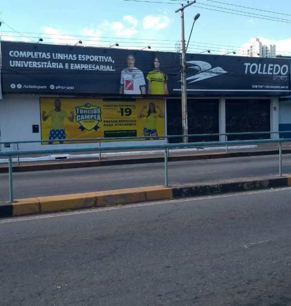 FACHADAS EM LONA PARA COMÉRCIOS