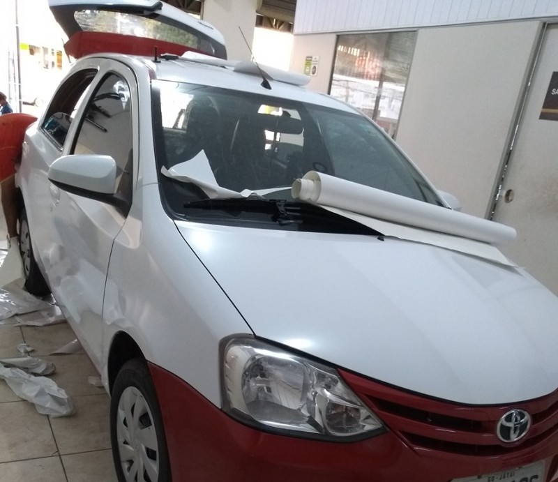 ENVELOPAMENTO AUTOMOTIVO
