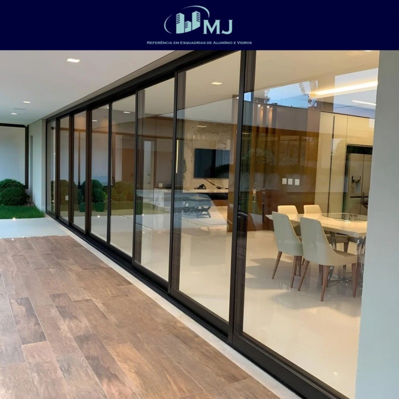 Esquadrias de Alumínio com Vidro